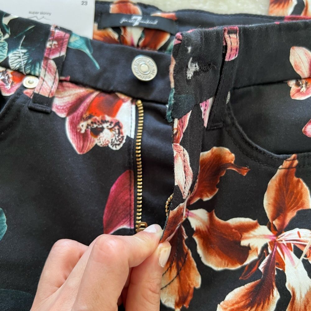 7 For All Mankind Tropical Floral Print Skinny Jeans Black - Picture 8 of 8
